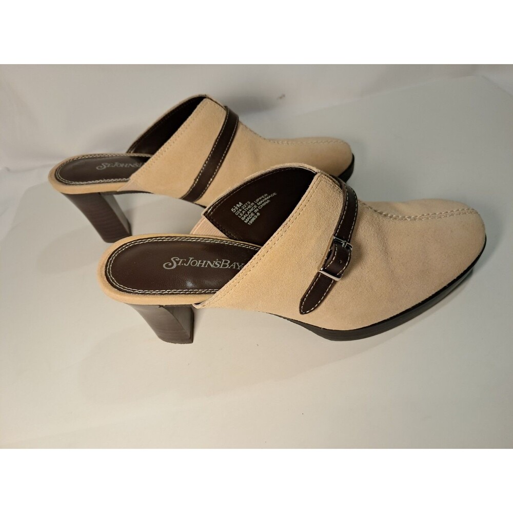 St. John's Bay Tan Brown Slip On Suede Mules 2.5" Heel Barely Worn Size 5.5M - Picture 6 of 8